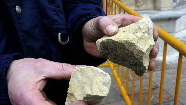 Cae parte de una cornisa de catedral de León tras desprenderse de una torre