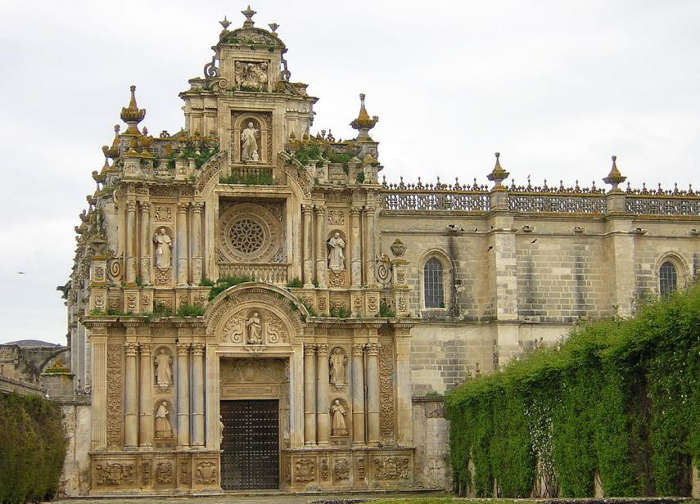 Fachada de la iglesia de la Cartuja de Nuestra Señora de la Defensión (Jerez de la Frontera, España)