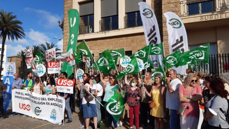 Protestas contra el recorte de horas de la Asignatura de Religión.