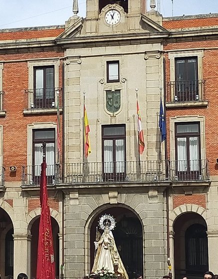 Imagen de la Virgen de la Concha en el Ayuntamiento