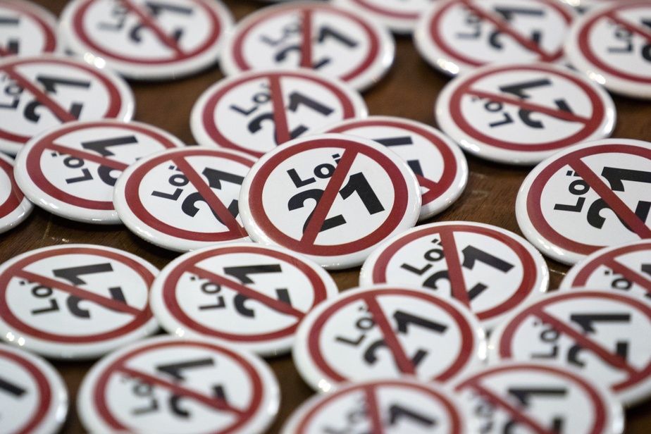 Chapas contra el proyecto de ley 21 de Canadá
