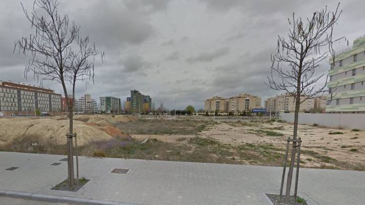 Parcela que se ha cedido a la Iglesia en el barrio de Cañicas-Imaginalia / Google Street View