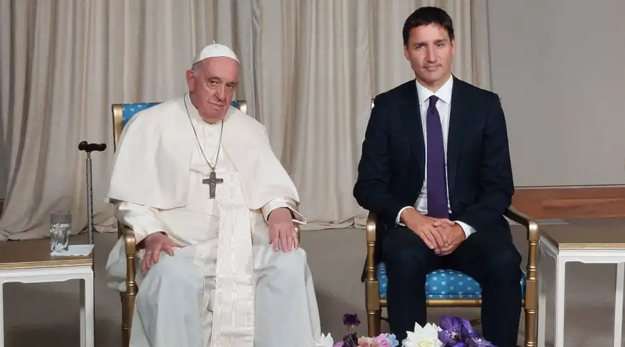 El Papa Francisco y Justin Trudeau, Primer Ministro de Canadá. Crédito: pool VAMP