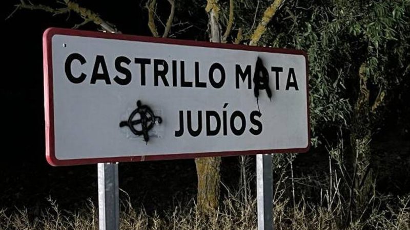 Pintadas en el cartel de Castrillo Mota de Judíos Burgosnoticias