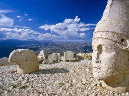 Cabezas gigantes del rey-dios, en Nemrut Dagi.Frank Bienewald