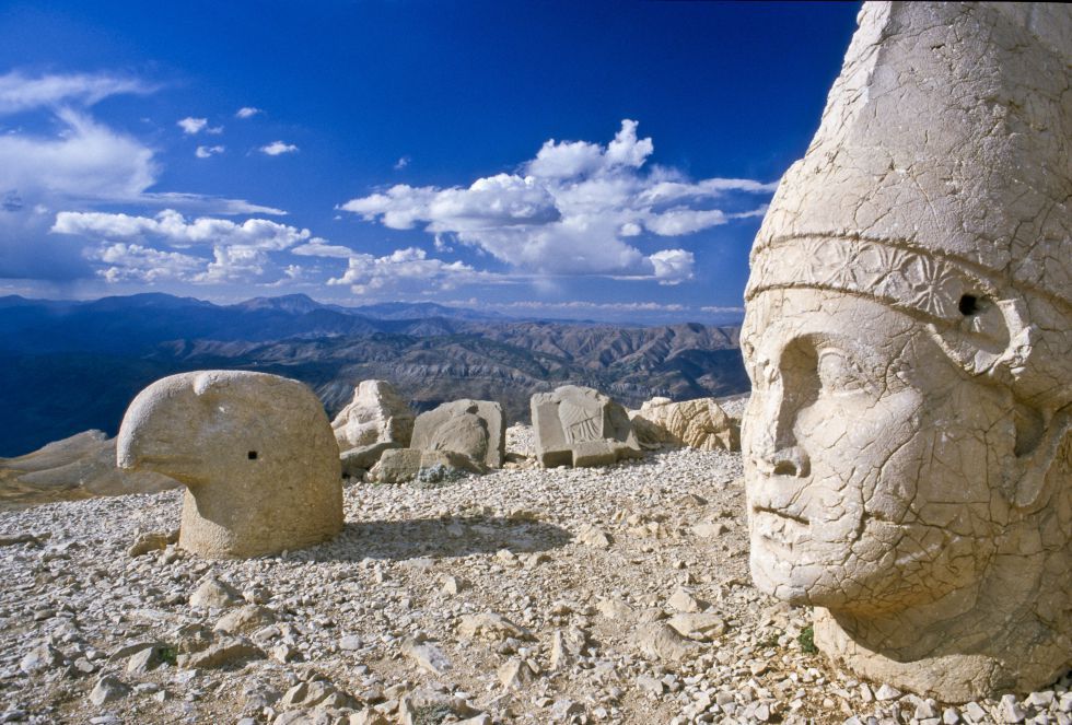 Cabezas gigantes del rey-dios, en Nemrut Dagi.Frank Bienewald