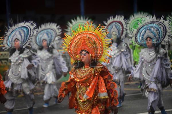 Desfile conmemorativo del día de la independencia en India. EFE/EPA/PIYAL ADHIKARY
