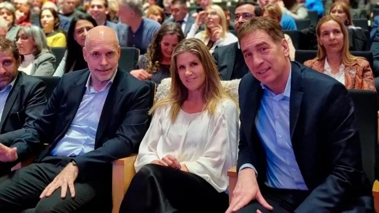 Horacio Rodríguez Larreta, Cynthia Hotton y Diego Santilli, en el acto de ACIERA en el CCK