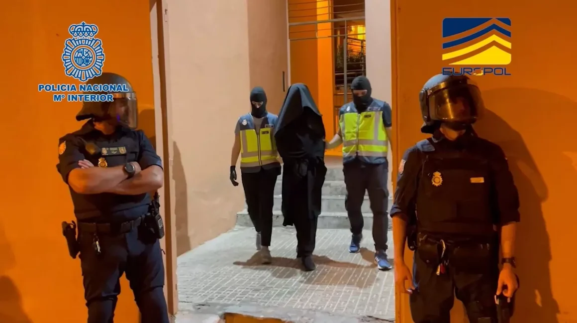 Detención de uno de los presuntos yihadistas en la operación de Melilla