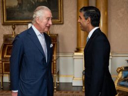 Carlos III recibe a Rishi Sunak, nuevo primer ministro británico