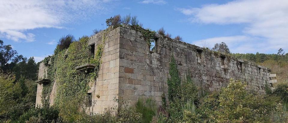 La estructura arquitectónica del monasterio de Santa Comba de Naves, en la localidad de Palmés, en el Concello de Ourense. IÑAKI OSORIO