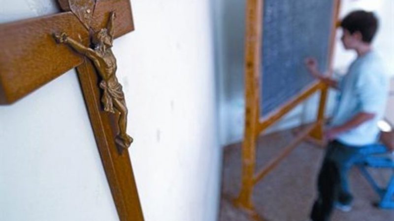 La asignatura de religión en las aulas, reducida a la mitad por la LOMCE.