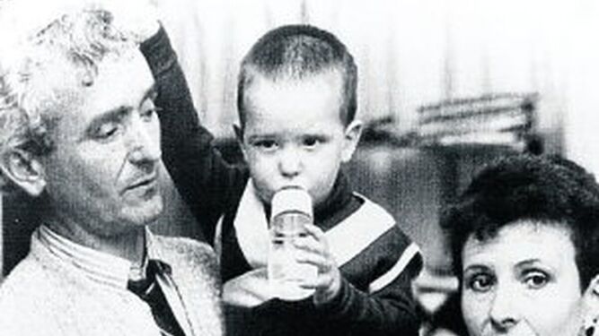 El Niño Lama con sus padres en una imagen de archivo / Villena