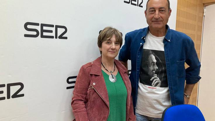 Juan Celdrán y Esther Herguedas, de Europa Laica, en el estudio de Cadena SER en Murcia