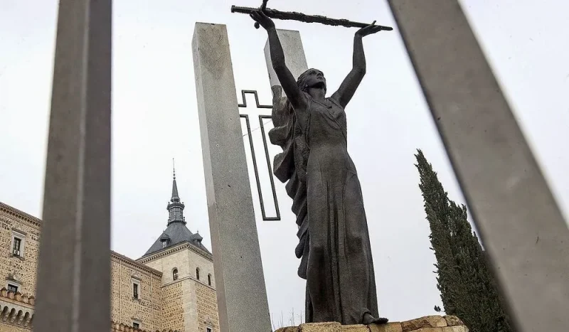 Ángel del Alcázar, obra del escultor Juan de Ávalos. - Foto: Yolanda Lancha