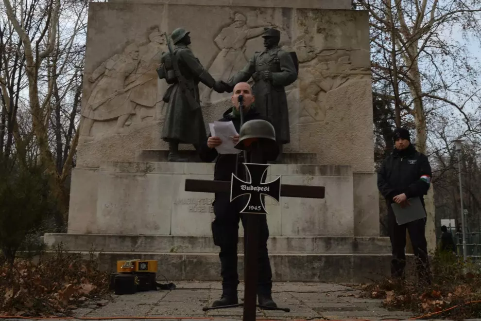 El neonazi Simon Lindberg durante un acto en Budapest en febrero de 2019. — NORDFRONT
