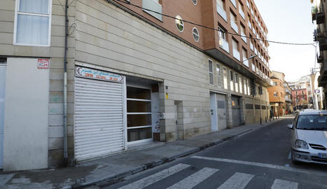 El centro cultural que se usaba como mezquita está en la calle Lluís Roca, en el barrio de Noguerola. AMADO FORROLLA