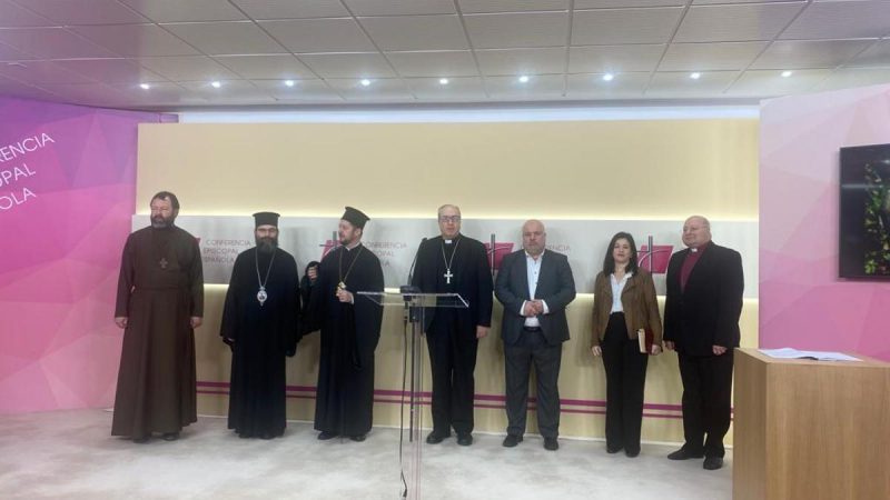 Representantes de distintas religiones firman la declaración