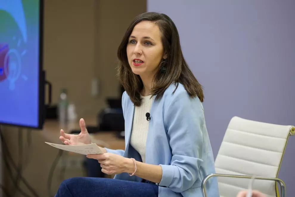 La ministra de Derechos Sociales y Agenda 2030, Ione Belarra, interviene durante el acto de rendición de cuentas 'Escudo social: descubre un futuro mejor'. — Jesús Hellín / Europa Press