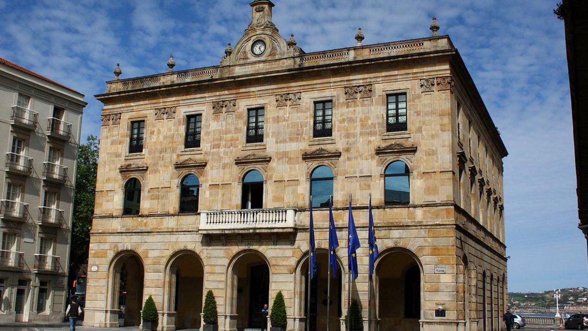 Fachada del Ayuntamiento de Gijón