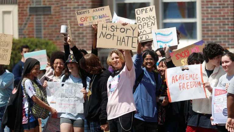 Estudiantes de un instituto de Florida en una protesta educativa OCTAVIO JONES | REUTERS