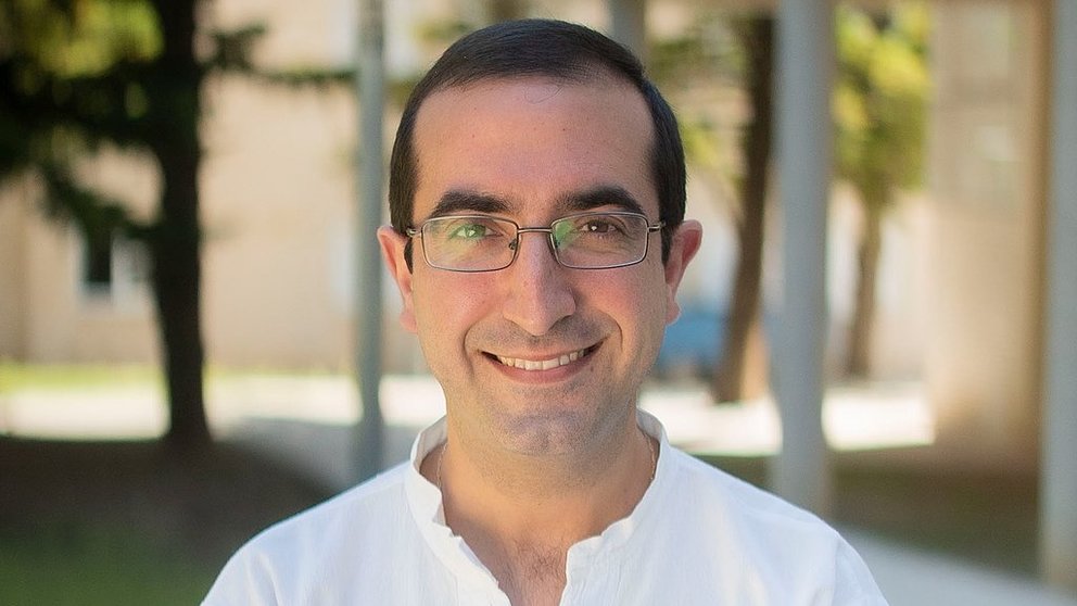 Luis Santamaría.