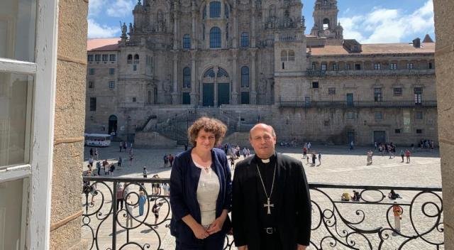Goretti Sanmartín mantiene buena relación con la mitra compostelana.