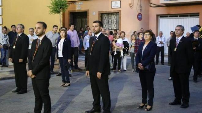 Los concejales del PP, con el actual alcalde incluido, en la polémica procesión de 2015. Levante-EMV