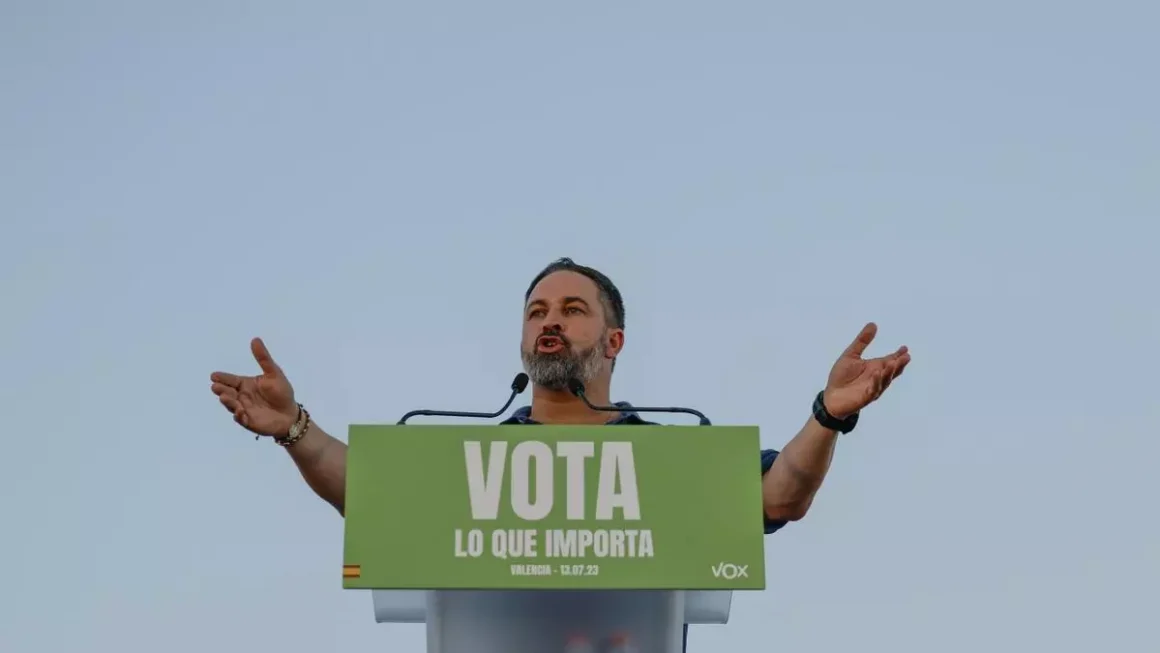 Santiago Abascal en el mitin de Valencia del jueves. Biel Aliño / EFE