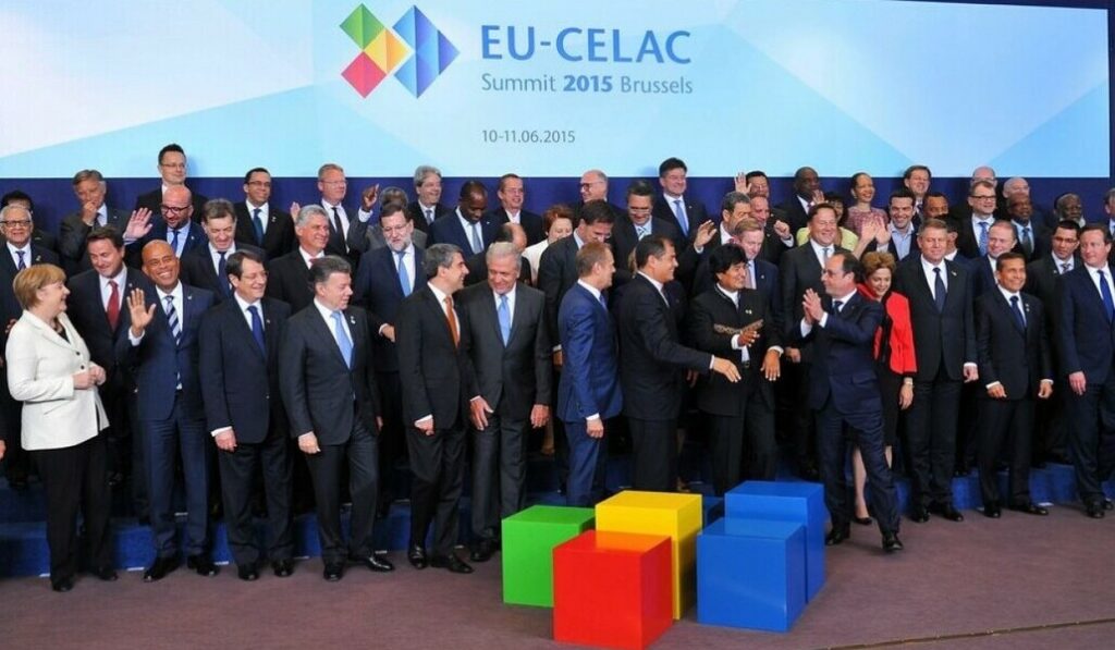 Foto de familia de la última cumbre presencial, en 2015. Foto: Wikipedia.