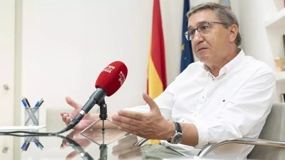 El conseller de Educación, Universidades y Empleo, José Antonio Rovira. JORGE GIL/EUROPA PRESS