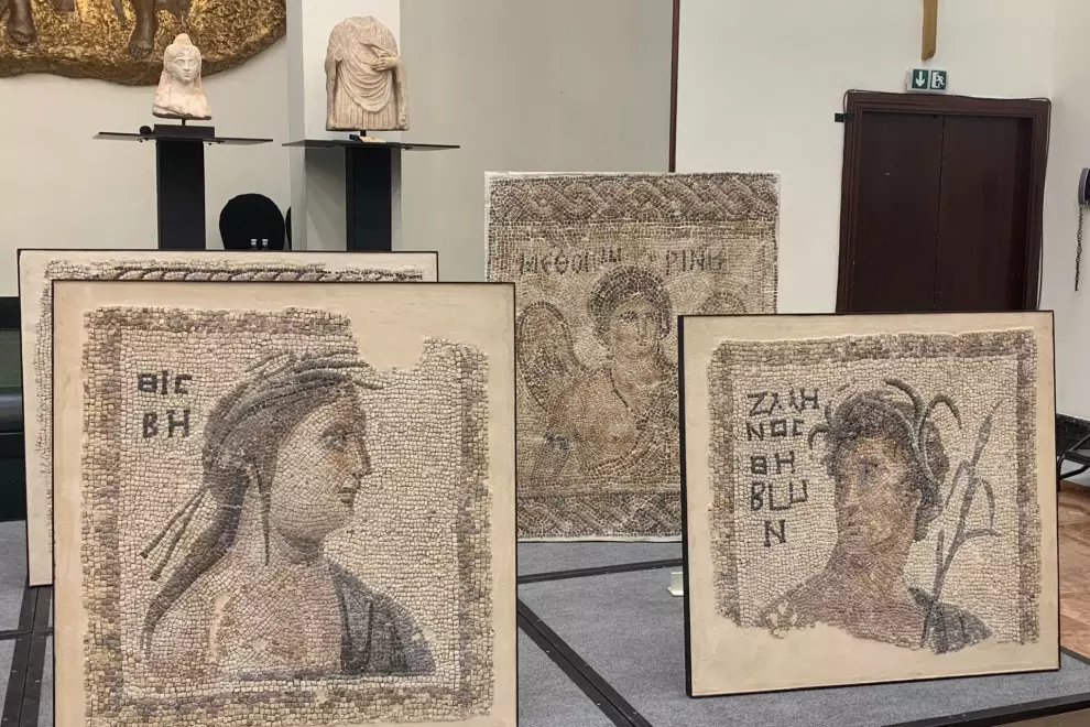 Algunas de las piezas cirenaicas que han sido entregadas a la Embajada de Libia. — L.A