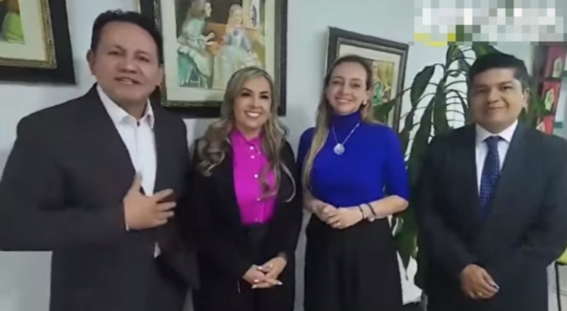 Johana Aranda junto a dirigentes del partido político y cristiano MIRA.