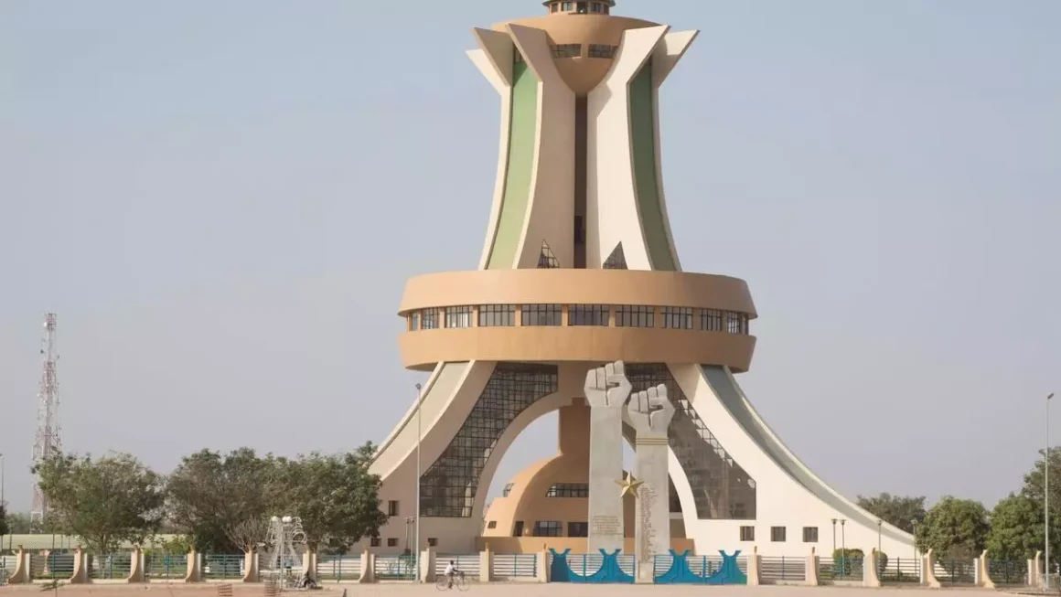 Monumento a los Héroes Nacionales en Uagadugú, capital de Burkina Faso. / LOU JONES / ZUMA PRESS / CONTACTOPHOTO - Archivo