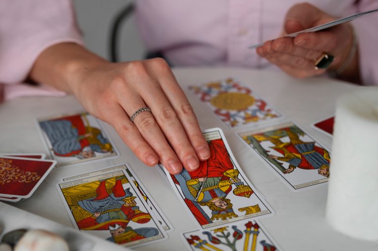 Baraja de tarot-. Freepik.