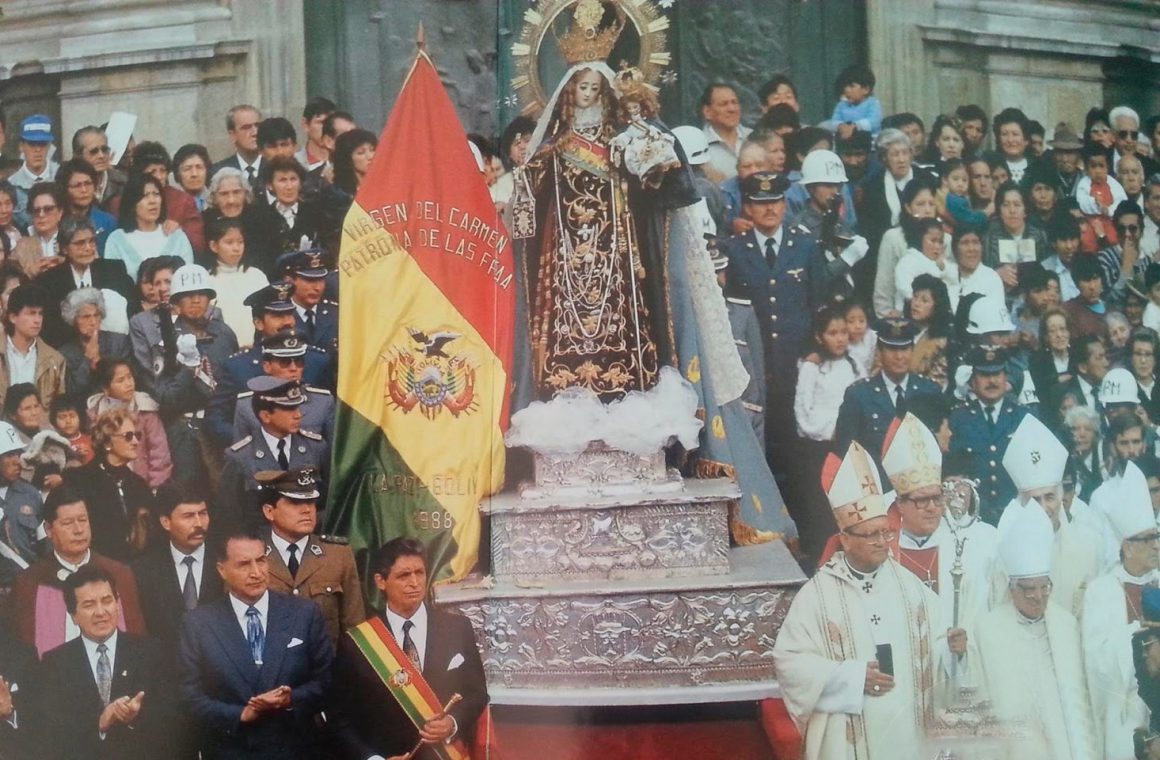 Procesión durante el mandato de Jaime Paz Zamora. Foto: RRRSS