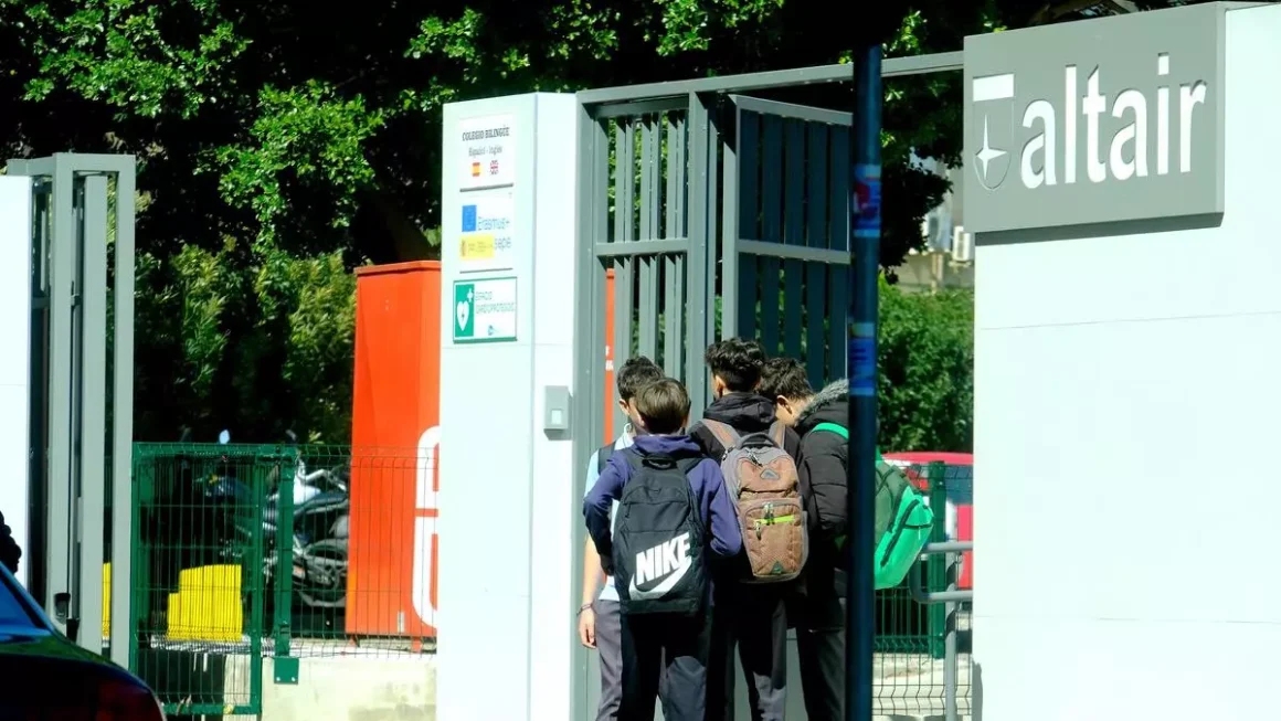 El colegio Altair, gestionado por el Opus Dei, mantiene su modelo exclusivo para alumnado masculino . Luis Serrano