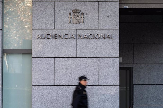 La Fiscalía pide 50 años de cárcel para el presunto yihadista que mató a un sacristán en Algeciras La Fiscalía de la Audiencia Nacional ha pedido condenar a 50 años de cárcel a Yassine Kanjaa, el presunto yihadista que en enero de 2023 protagonizó un ataque en Algeciras que se saldó con la muerte del sacristán de la Iglesia de Nuestra Señora de la Palma Diego Valencia y con varios heridos. Leer más: https://www.europapress.es/nacional/noticia-fiscalia-pide-50-anos-carcel-presunto-yihadista-mato-sacristan-algeciras-20240322111800.html (c) 2024 Europa Press. Está expresamente prohibida la redistribución y la redifusión de este contenido sin su previo y expreso consentimiento. - Diego Radamés - Europa Press - Archivo