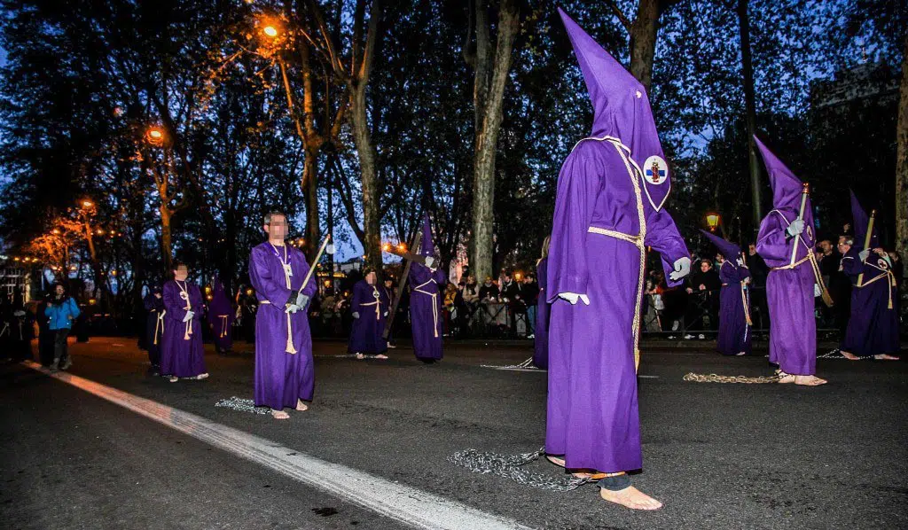 Confilegal ha recopilado cuatro casos donde las procesiones de Semana Santa han acabado en los tribunales. Foto: Carlos Berbell