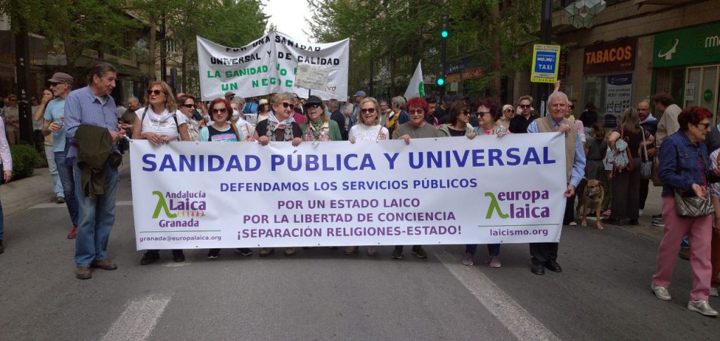 Granada Laica en la manifestación por una sanidad pública el domingo siete de abril de 2024