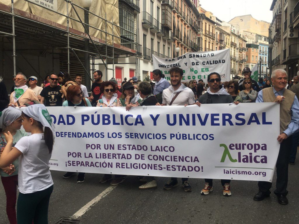 Granada Laica en la manifestación por una sanidad pública el domingo siete de abril de 2024