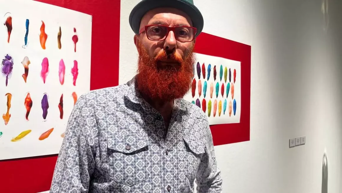 José Luis Luzardo, en la exposición 'Poéticas del deseo', inaugurada en Las Palmas de Gran Canaria. Gara Santana