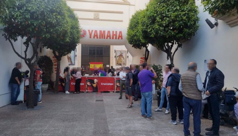 La barra montada por la Hermandad del Nazareno de Jerez.