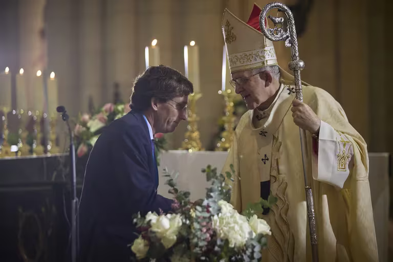 El alcalde de Madrid, José Luis Martínez-Almeida, y el cardenal arzobispo de Madrid, Carlos Osoro (Jesús Hellín / Europa Press)