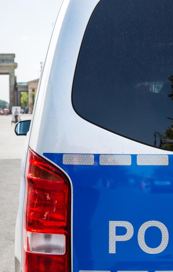 Un coche de policía alemán, ante la Puerta de Brandenburgo de Berlín.Frank Herrmann / Getty