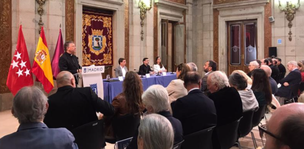 Almeida y Cobo acompañan a Martínez Camino en la presentación de su libro "San Isidro Labrador, en el cuarto centenario de su canonización".