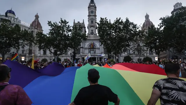 Cientos de personas durante la manifestación del Orgullo 2024 en Valencia.Europa Press