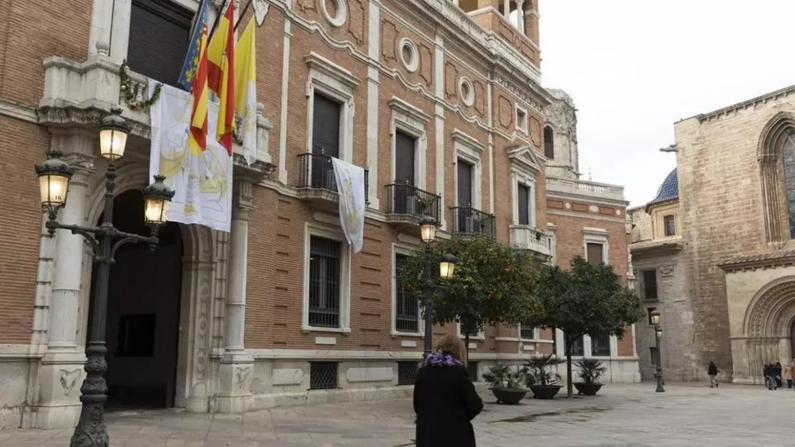 El Arzobispado de València, en una imagen de archivo. / MIGUEL ANGEL MONTESINOS