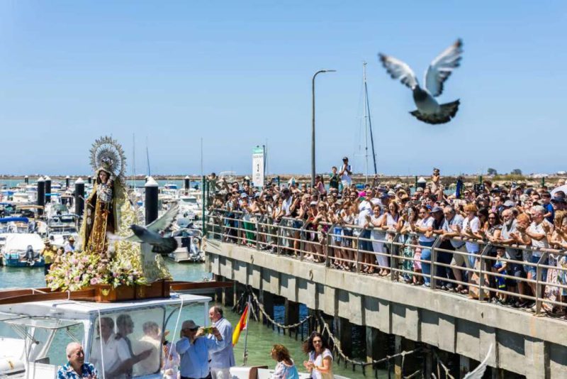 Procesión marítima de la Virgen del Carmen de Gallineras