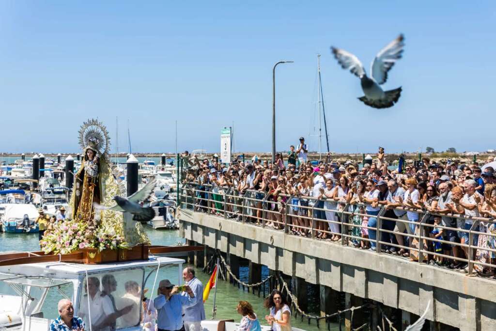 Procesión marítima de la Virgen del Carmen de Gallineras